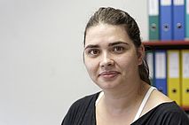 Mitarbeiterin Clara Carvalho Auf dem Text sehen wir Clara Carvalho.